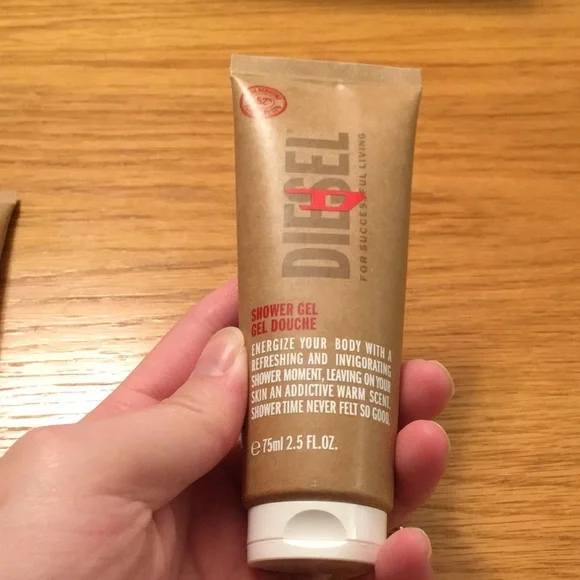 Diesel D Grooming Set - Picture 3 of 3